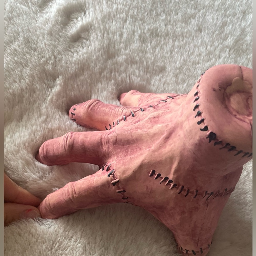 The Addams family (hand) IT